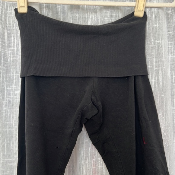 X2 Black Stretchy Thick Fold Over Capri Sweatpants - Picture 4 of 12